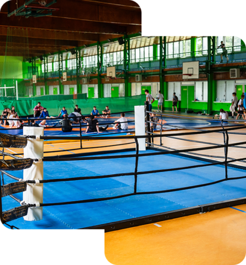 Ring bokserski w hali sportowej Chrobry